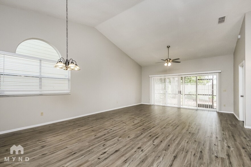 Building Photo - 2800 Falling Tree Cir