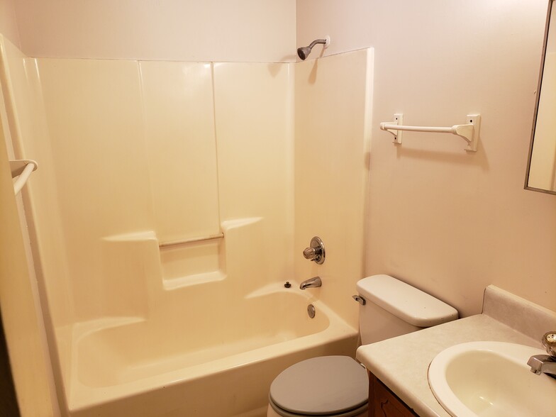 Bathroom - 6160 Wooded Way