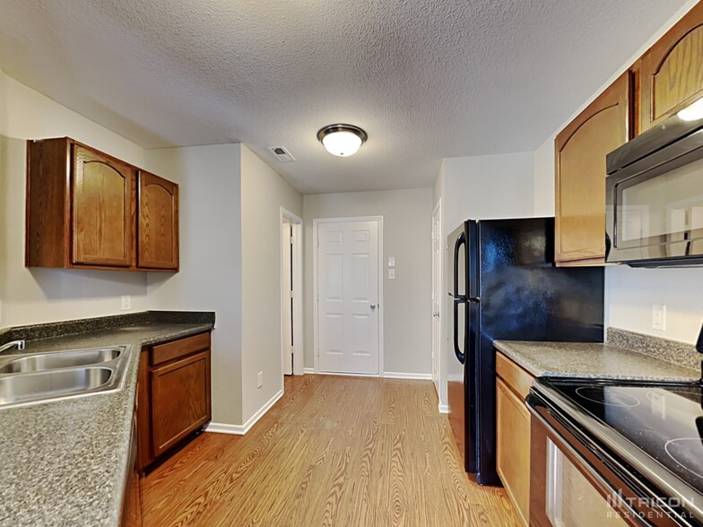 Building Photo - 1447 Pencross Ln