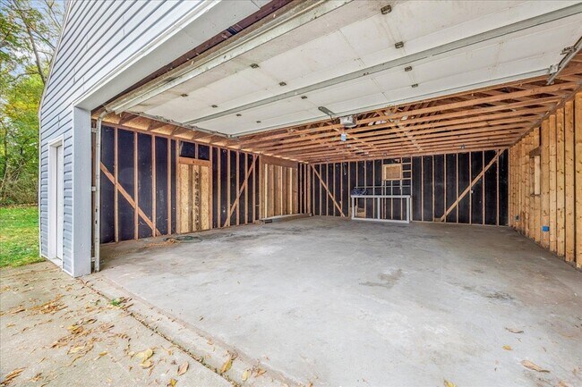 Building Photo - 3587 Cowden Ave
