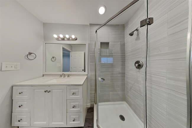 Building Photo - 4135 Lufborough Dr