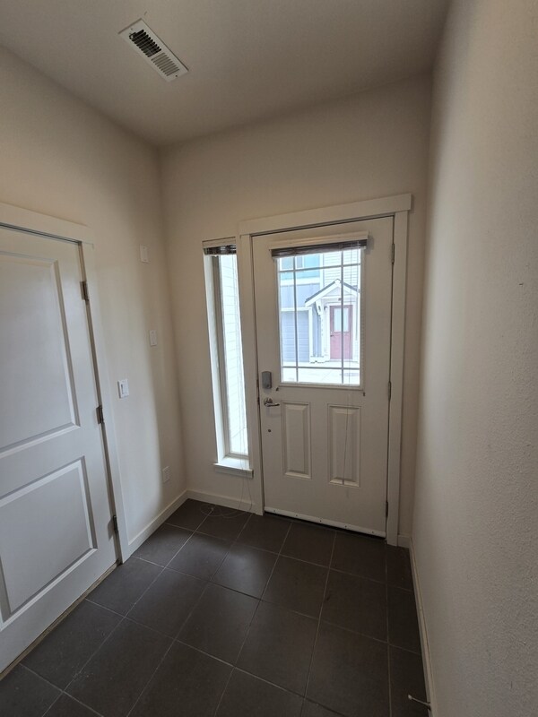 Building Photo - 2184 Yakima Ct