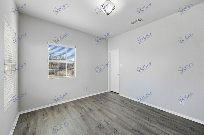 Building Photo - 7541 Lazy Spur Blvd