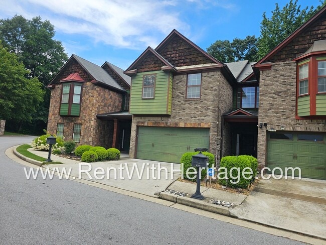 Building Photo - Gorgeous 3Bd / 2Ba Immaculate Townhome / U...