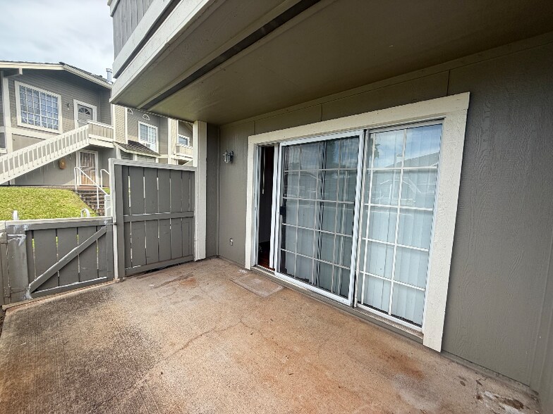 Building Photo - 94-1419-1419 Polani St