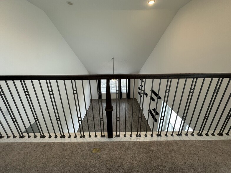 Building Photo - 3702 Allegro Dr