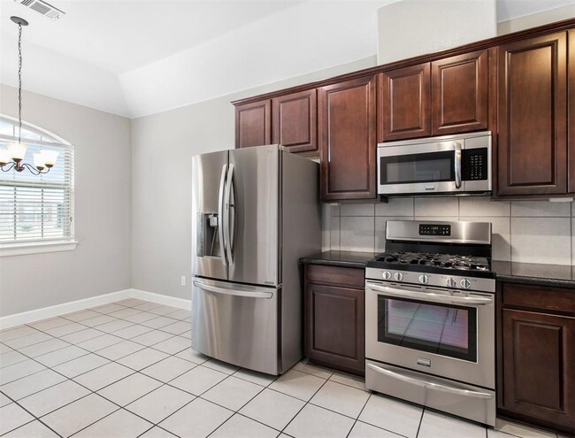 Building Photo - 304 Country Crossing Cir