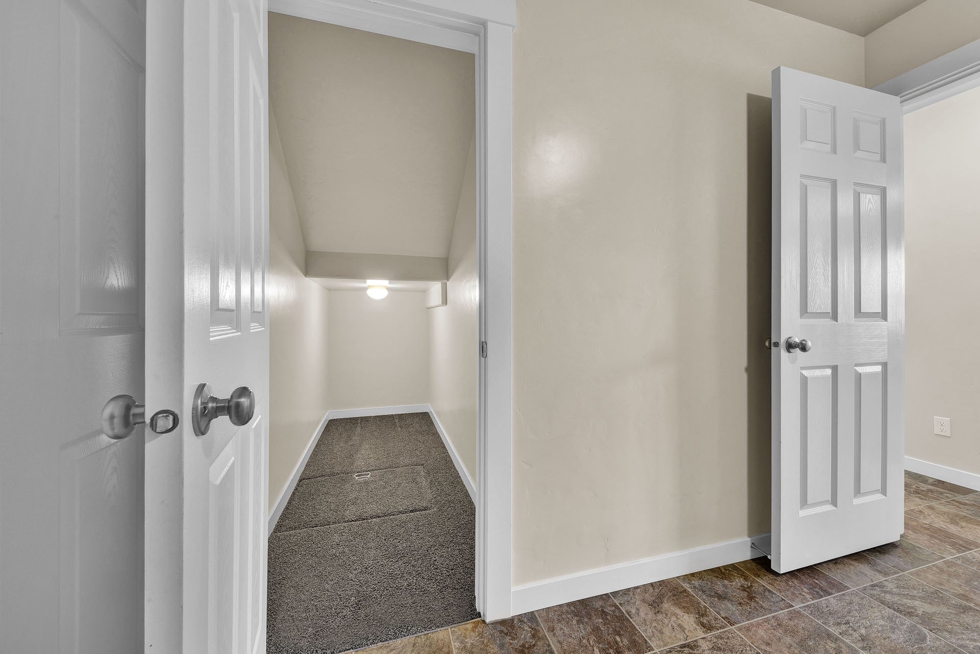 Building Photo - 1633 Placerville St