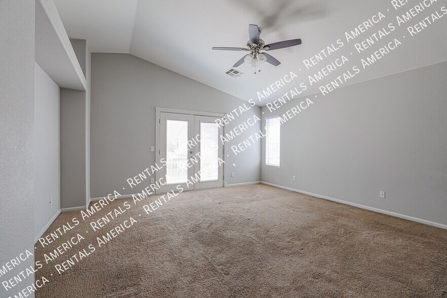Building Photo - 7441 W Fleetwood Ln
