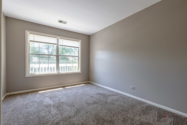 Building Photo - 2847 Heatherwood Dr
