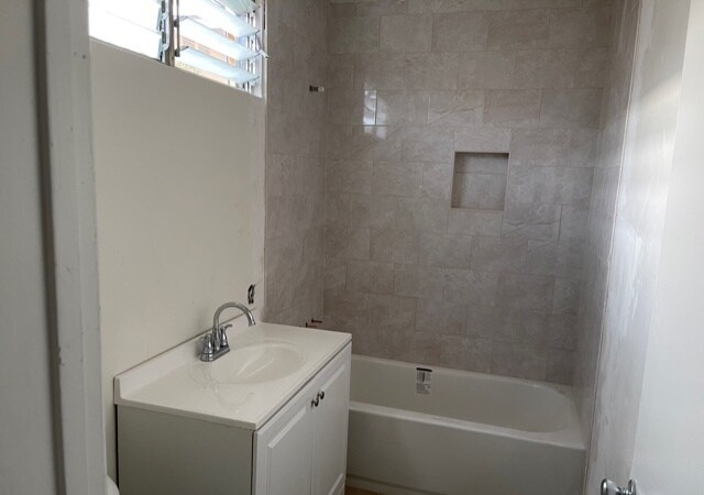 Building Photo - 816 W Colorado Blvd