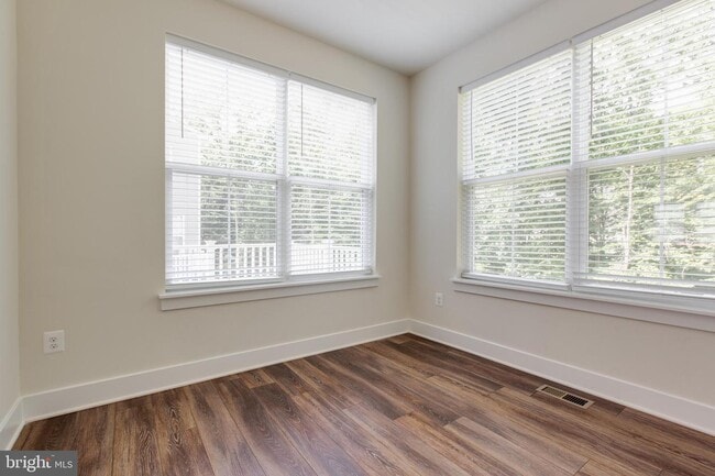 Building Photo - 2546 Buckthorn Dr