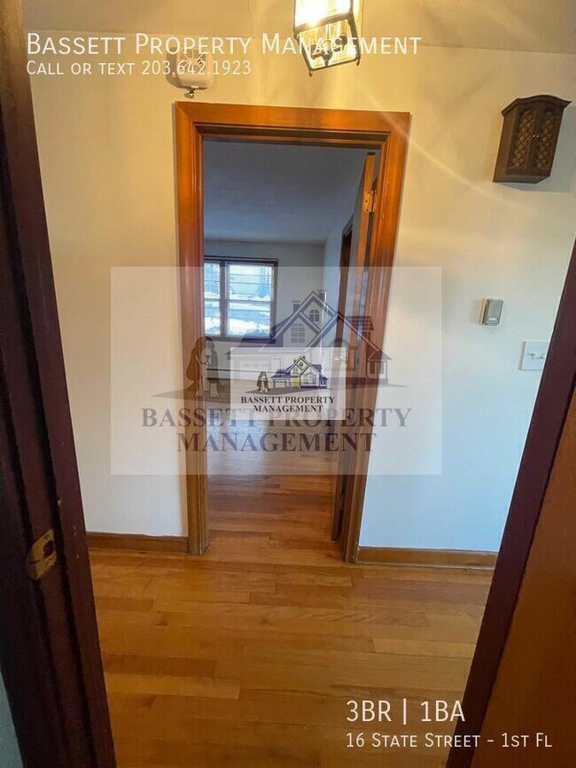 Building Photo - 16 State St