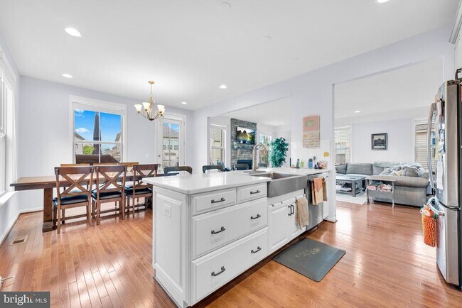 Building Photo - 42530 Oxford Forest Cir