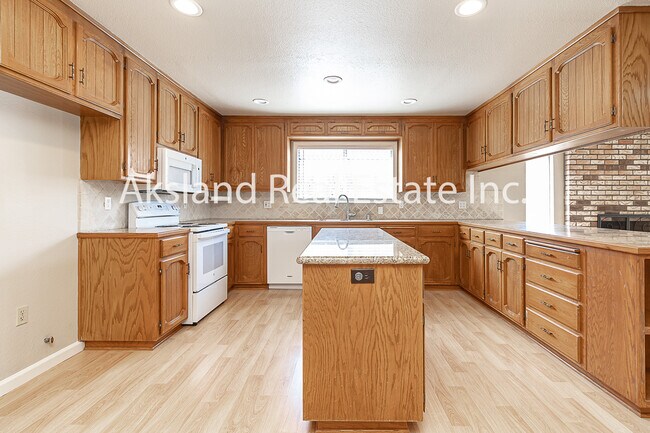 Building Photo - 697 Garden Gate Dr