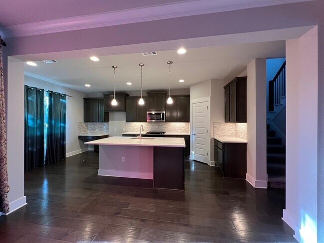 Building Photo - 9801 McKnight Lp