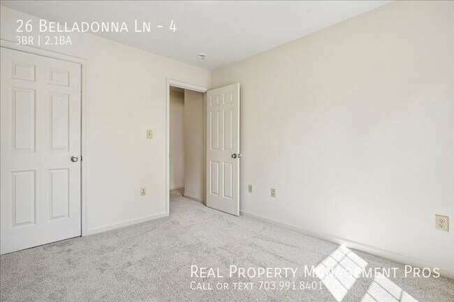 Building Photo - 26 Belladonna Ln