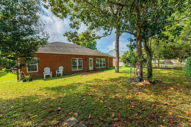Building Photo - 1729 Wren Way