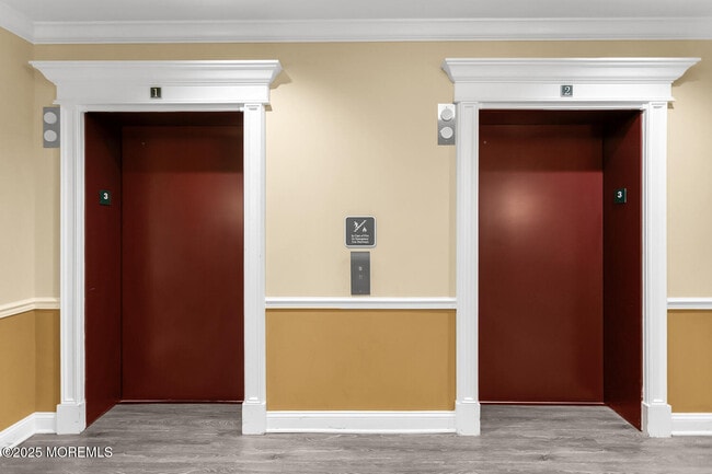 Building Photo - 325 Regency Pl