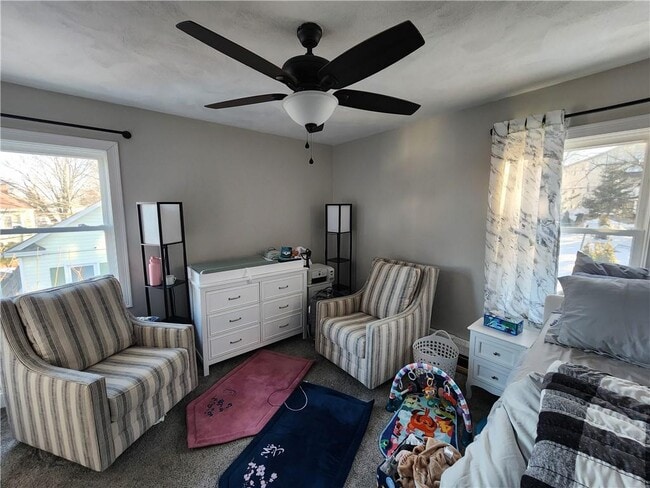 Building Photo - 198 Sunbury St