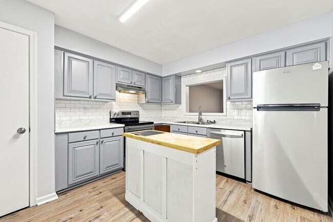 Building Photo - 839 Dalewood Dr