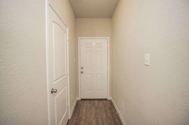 Building Photo - 3331 Rosselli Brush Dr