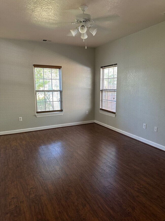 Building Photo - 488 S Birdneck Rd