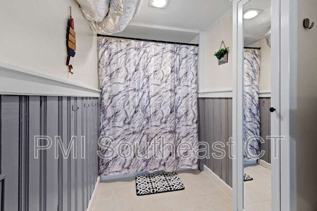 Building Photo - 15 Wiemes Ct