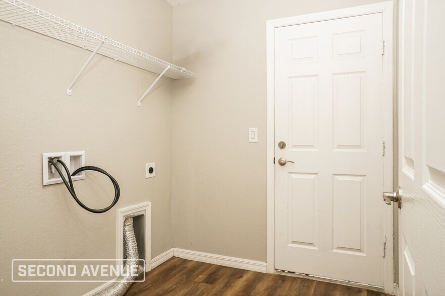 Building Photo - 2747 Ponce De Leon Blvd