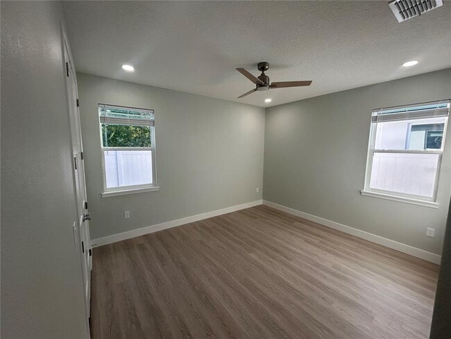 Building Photo - 424 E Jessup Ave