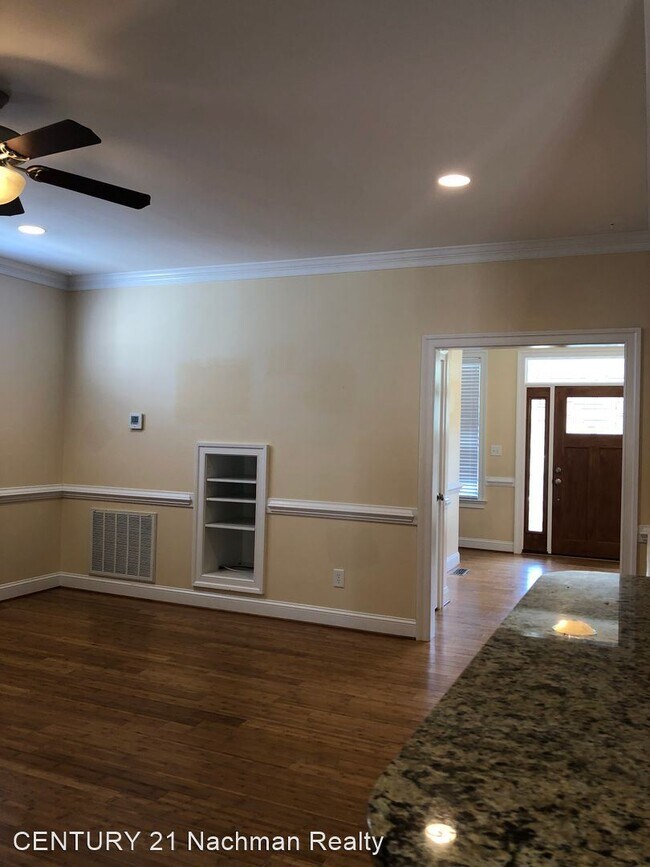 Building Photo - 5 br, 4.5 bath House - 116 Manhoac Run