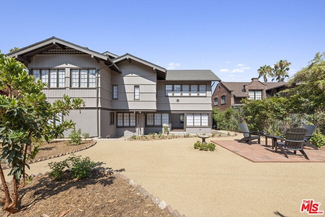 Building Photo - 344 S Kingsley Dr