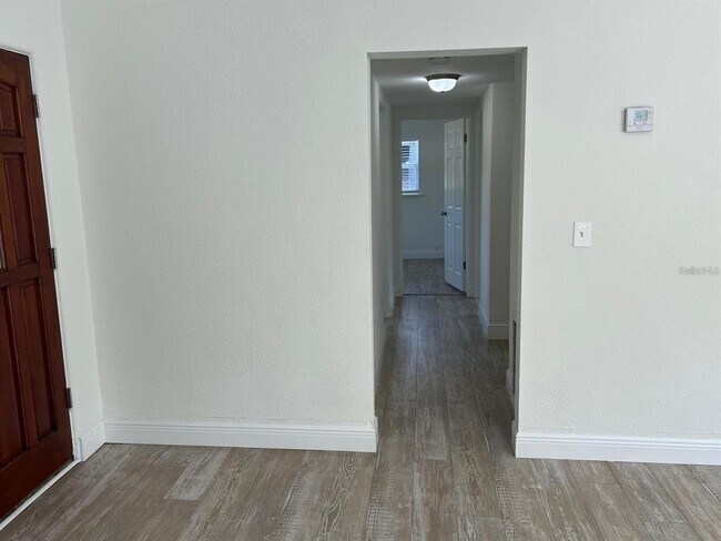 Building Photo - 5037 Lake Howell Rd