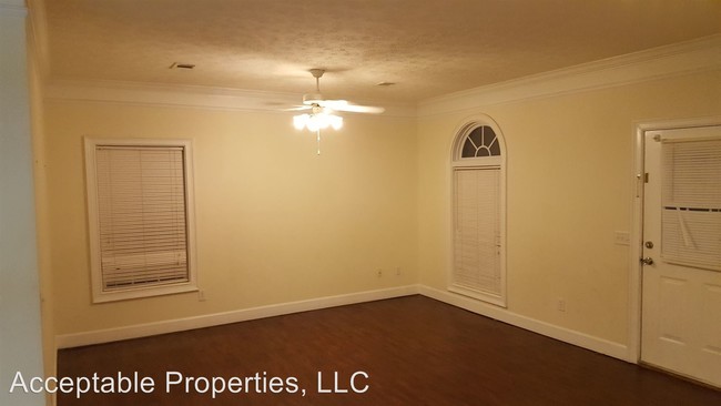 Building Photo - 8082 Veterans Pkwy