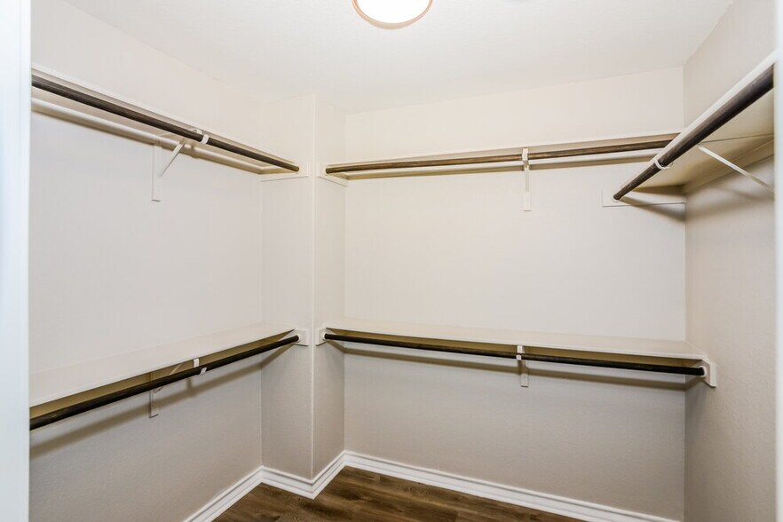 Building Photo - 12049 Pearl Jubilee