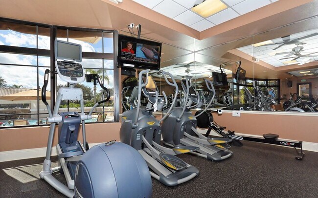Building Photo - 2BR/2BA Lake View Condo in Heritage Oaks Golf & Country Club
