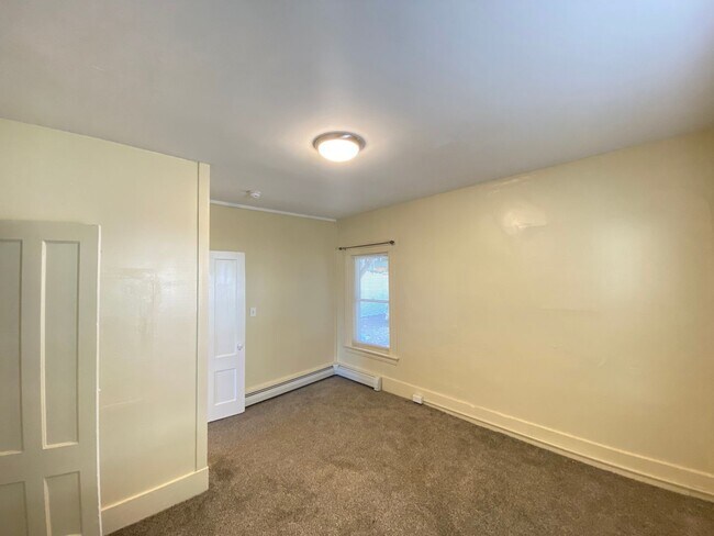 Building Photo - 26 High St