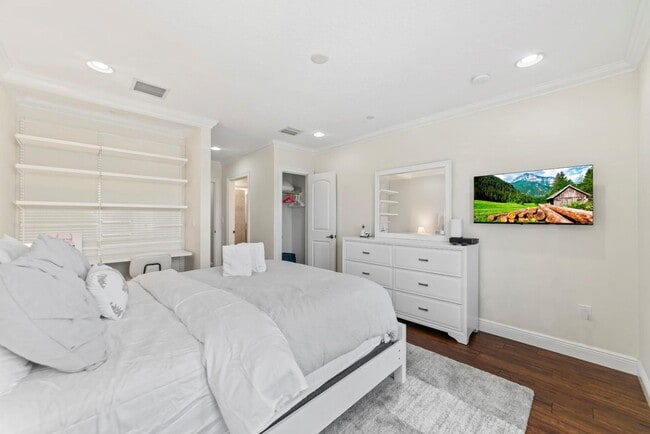 Building Photo - 1849 NE 26th Ave