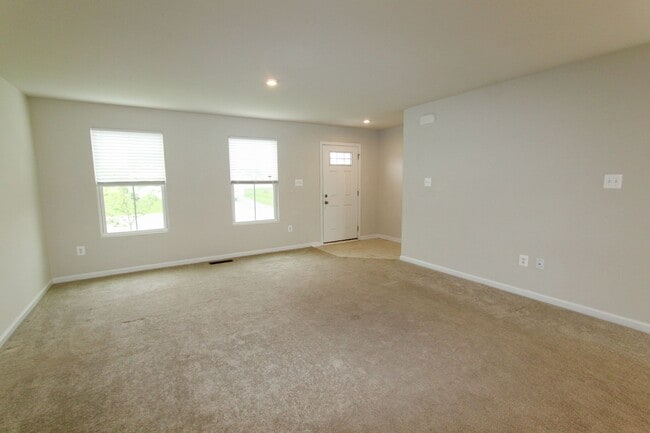 Building Photo - 4 Bed, 2.5 Single Family Home in Bunker Hi...