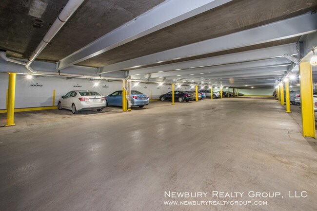 Building Photo - 530 N Main St