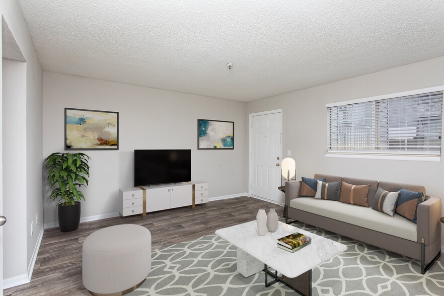Primary Photo - Avondale Place