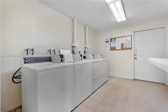 Building Photo - 4113 NW 88th Ave
