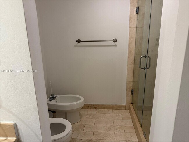 Building Photo - 1717 N Bayshore Dr