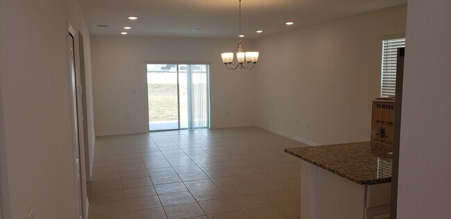 Building Photo - Dundee Station/Haines City_3 Bedroom 2 Bat...