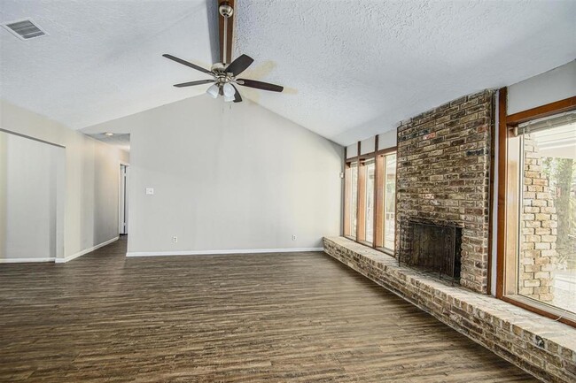 Building Photo - 22807 Canyon Lake Dr