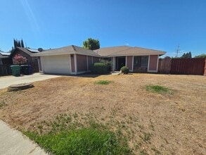 Building Photo - Beautiful 3 Bedroom 2 Bath Home on Large Corner Lot