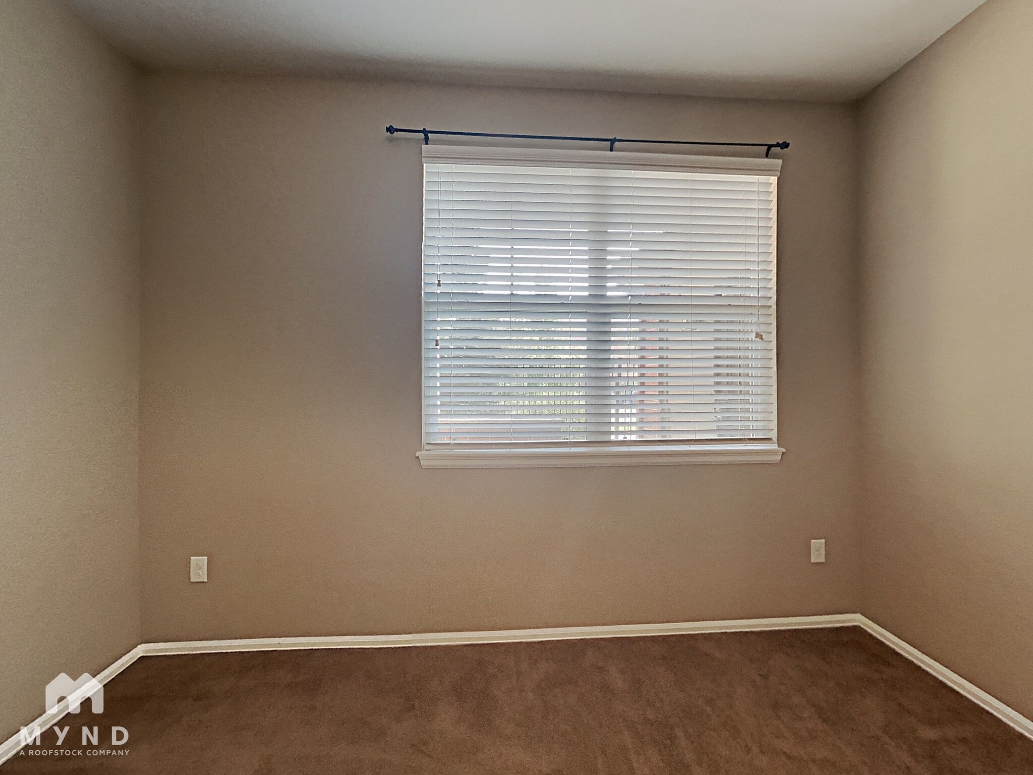 Building Photo - 9637 E 5th Ave