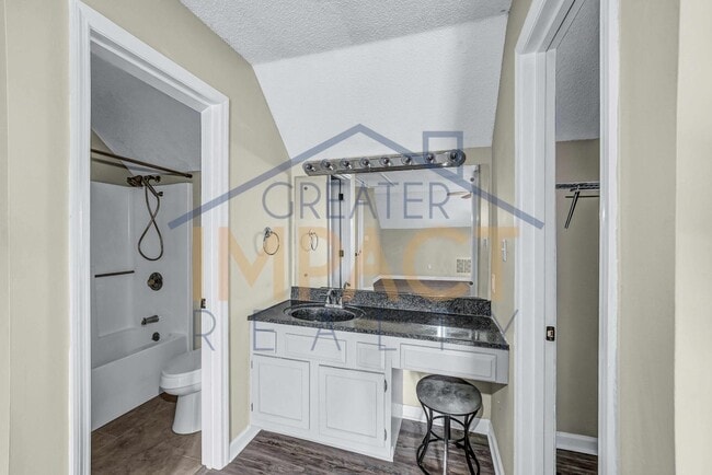 Building Photo - 1045 Blinken St