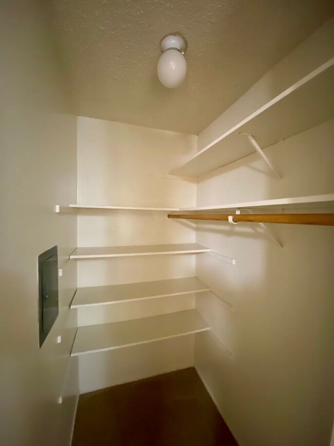 Building Photo - Nice Upper Unit in the Desired Station West!