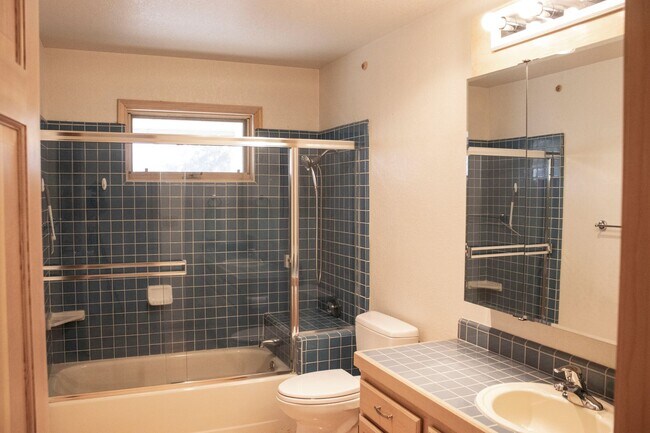 Building Photo - Custom home in Southwest Reno, 3 Bedrooms, 2 Bathrooms, Large Garage